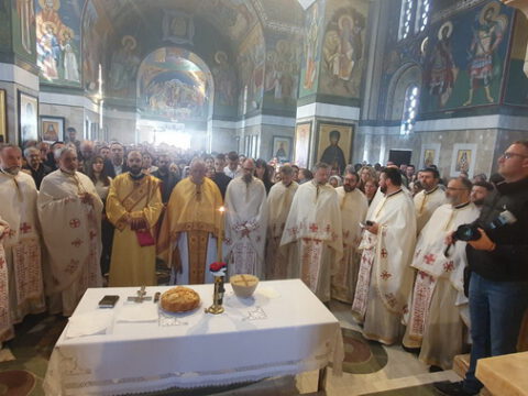 IMG-6437ad57717c792477e83327f7c4383c-V_resize