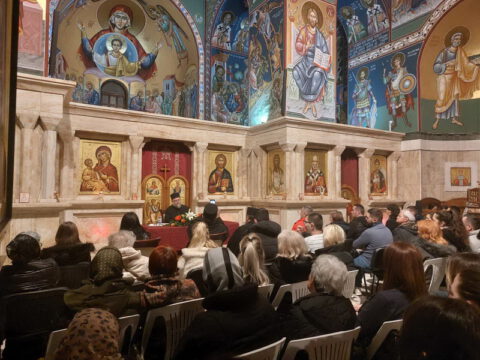 IMG-6861df8371d689c063c51e74a600f4db-V_resize