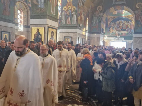 IMG-c403eff68b78bd8d6a4112a3c42ff820-V_resize