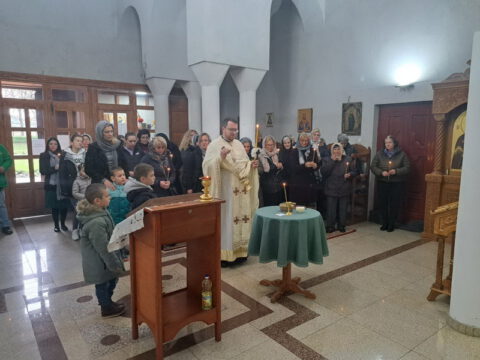 IMG-b3dbbed18a2a5598dc58ff9de131f351-V_resize