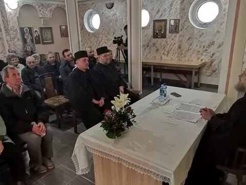 IMG-2de4ed44a9440e79fe4a6ada99360206-V_resize