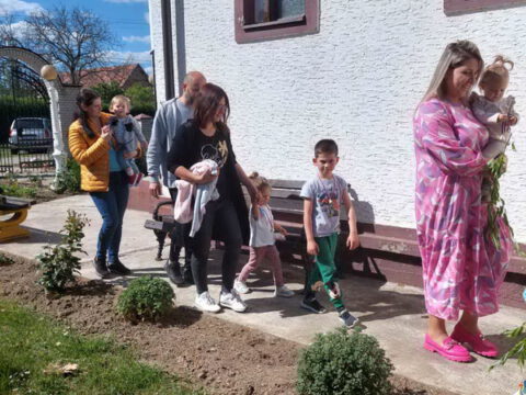 IMG-6989c9048280b96c370eeed25056d0ce-V_resize