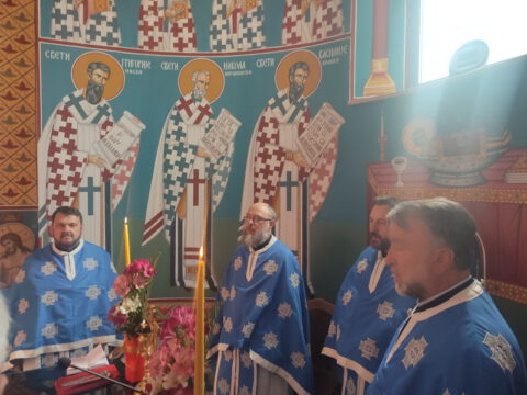 IMG-993695c5968a6e90d12a192517955fed-V_resize