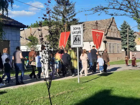 IMG-a34d82afa67a08ecad3179e39417f006-V_resize