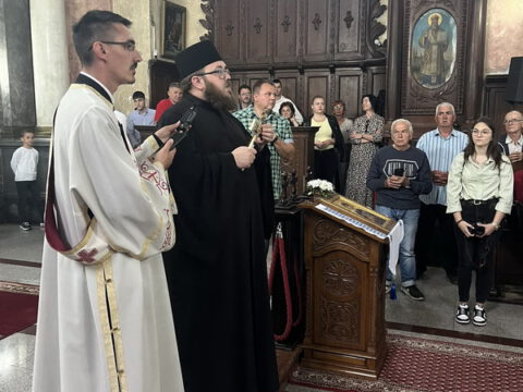 IMG-027349cb0f43e14fd87025ae4049e076-V_resize