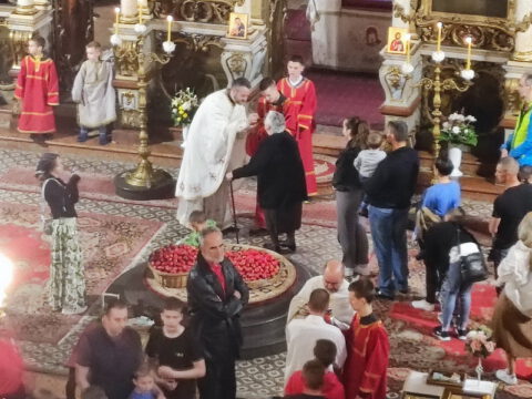 IMG-0e4b8b07bff057137896d837d4783d5f-V_resize