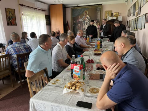 IMG-172b523feb8994bd30ba2286a28c5518-V_resize