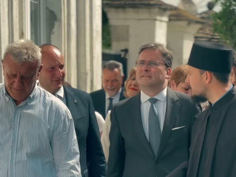 IMG-26eba0bc97262e5b31db0fc9724f18b4-V_resize