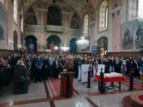 IMG-4897e720c40448c56ec930b555ce5fa2-V_resize