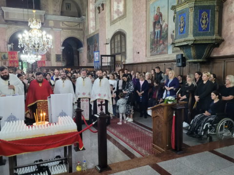 IMG-7a80c3ded987f49689bee60d8f8d71f2-V_resize