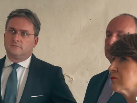 IMG-81613c92697e12fb32f2e796d2c08c03-V_resize