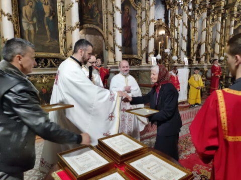 IMG-b6622addda71c31bf34d8c19bf291c73-V_resize