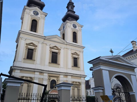 IMG-d61cc45b4b768f9f0683b620d8f87ea5-V_resize