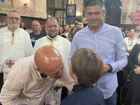 IMG-db1e6c00cbb6efd21f84bfbc51f07f50-V_resize