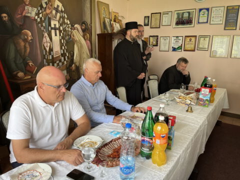 IMG-ee8e7347080e61b83083567e00798bdc-V_resize