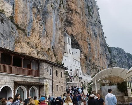 01-03 Manastir Ostrog_resize