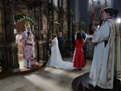 1718526221412_resize