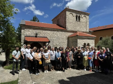 IMG-1c94b8c4f5ad6844f331162bf63bb984-V_resize