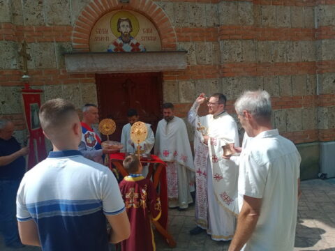 IMG-3ab29cbc4e7038750864d52db9287a84-V_resize