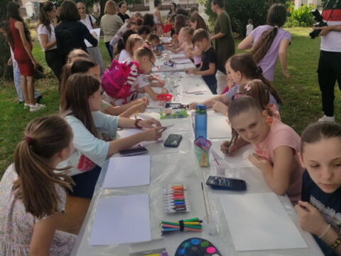 IMG-5b63a54fb73a458a9e3c4578350ce0e8-V_resize