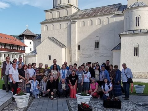 IMG-690e4838f596be7c8a82e192847a5275-V_resize