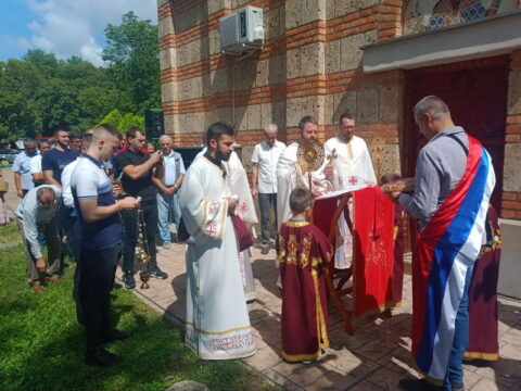 IMG-9fd0f6b0eaecdd3cf5d45501f585250c-V_resize