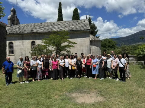 IMG-b7c62402c3a530779ff5e49a9b036c7e-V_resize