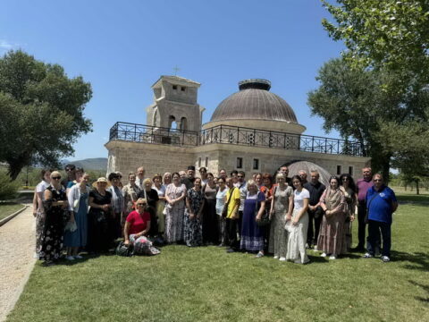 IMG-ff77191a39379ecba897c5e88906404e-V_resize