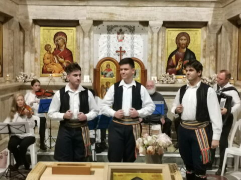 IMG-422034c864e94fd06a75d36c0102f227-V_resize