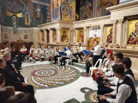 IMG-58dacc3f98eee6e0bfe47aa54e85f21a-V_resize