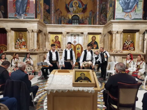 IMG-e5f04c479cde970c2cf12f171f677f16-V_resize