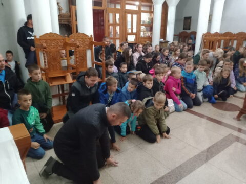 IMG-ee46b95baeb6c18e39f731d3847d974a-V_resize