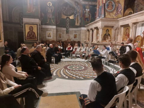 IMG-f9dbc1715b014acba384401248c79a47-V_resize