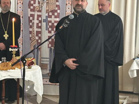 0b770f4d-673c-44b6-a548-7c03f02c2dab_resize