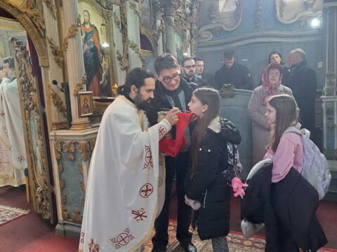 IMG-0844d1d797e389b0cfe73b463a2072f4-V_resize