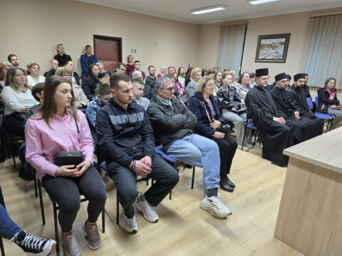 20250329_191403_resize