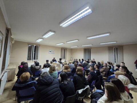 20250329_194921_resize