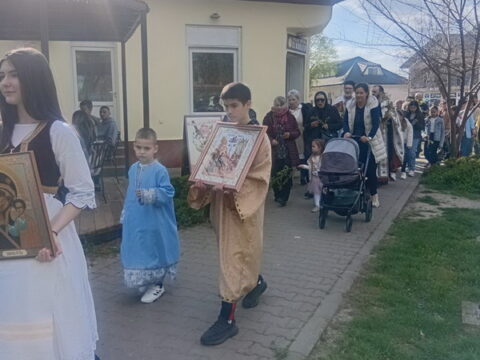 20250412_215800_resize