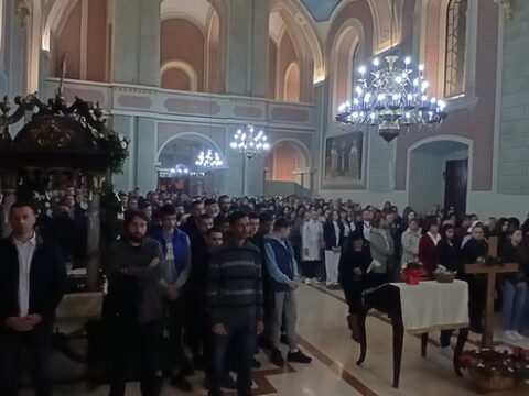 20250420_004405_resize