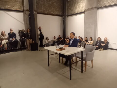 20250428_093945_resize