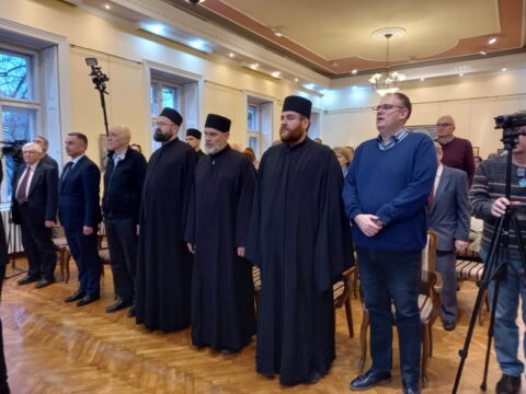 6248b7bc-d899-486e-8381-1f1a8579dc7a_resize