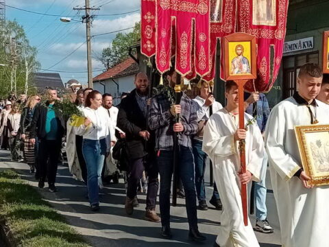 IMG-2c0bc62c92fca4f872a41478e1dcd977-V_resize