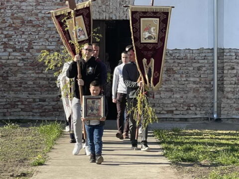 IMG-37713fa5c6815660e61a76a65a257876-V_resize