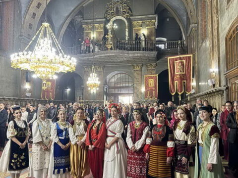 IMG-3c5189bba2391a236ea172122b39bf6a-V_resize