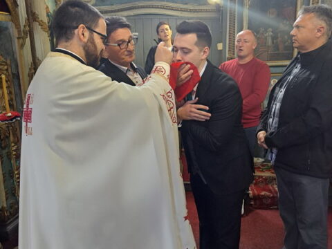 IMG-4763e8bc123618095c6aa5fc976aa679-V_resize