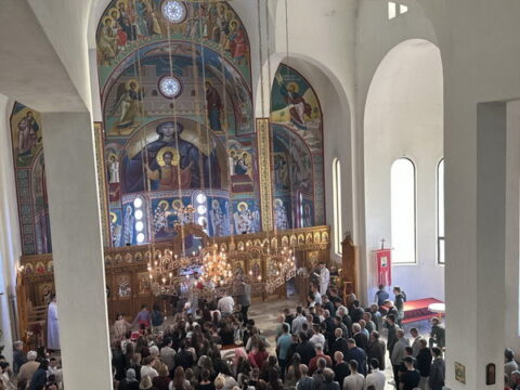 IMG-49f7547ea36b6278f8eb792d6729020f-V_resize