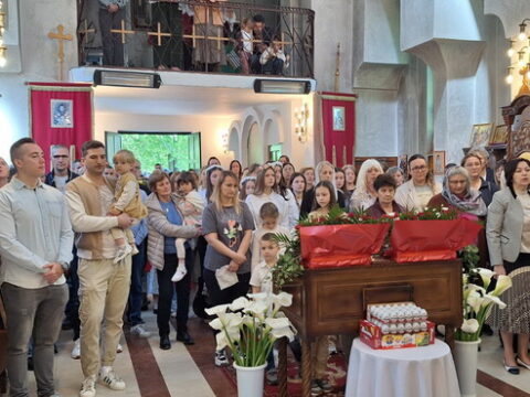 IMG-598a1e91b41552efe2ce98265beeec2e-V_resize