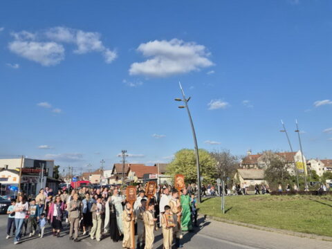 IMG-7603ffc80dbaf91c982b4cc3f15f9323-V_resize