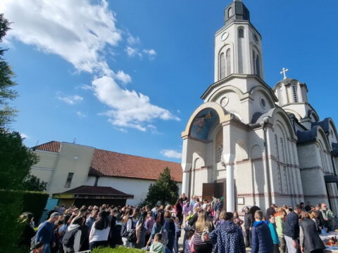 IMG-8976d5f923757895a97e6a6127e7b6f5-V_resized_resize