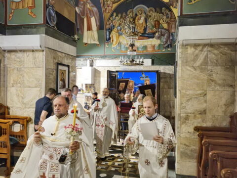 IMG-93fb890174662485816a3719f487e50f-V_resize